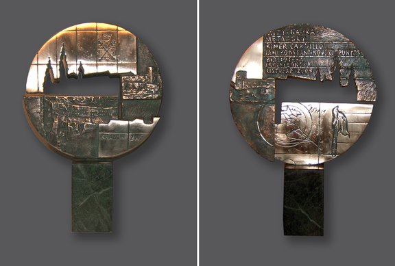 Rzeźba medalierska z okazji wystawy Mity, Nauka, Metafory, /awers, rewers/ 2005, brąz, marmur, 27 x 17 x 5 cm